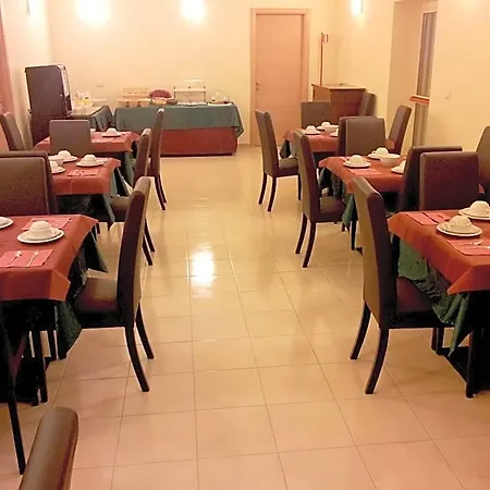 מלון Giardino 3*